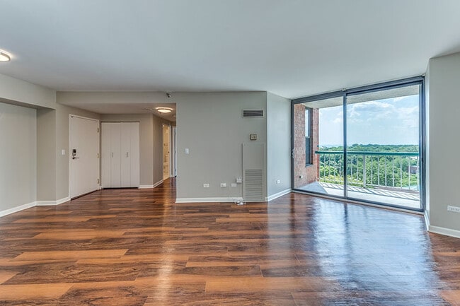 Building Photo - 1715 Chicago Ave