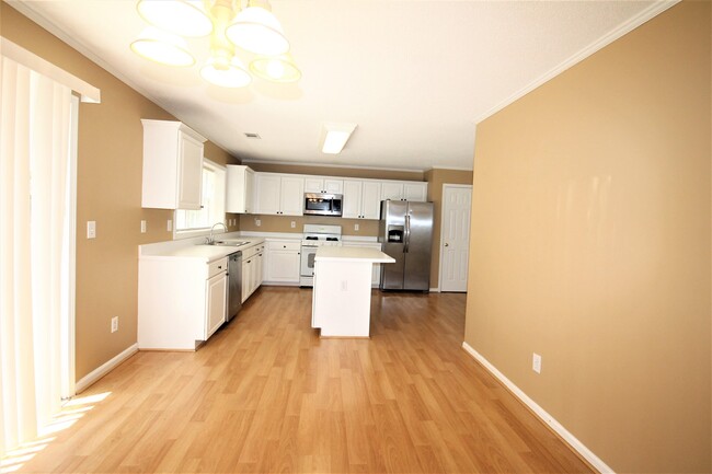 Building Photo - 11660 Carriage Park Ln