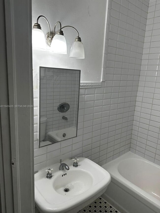 Foto del edificio - 4116 SW 13th Terrace