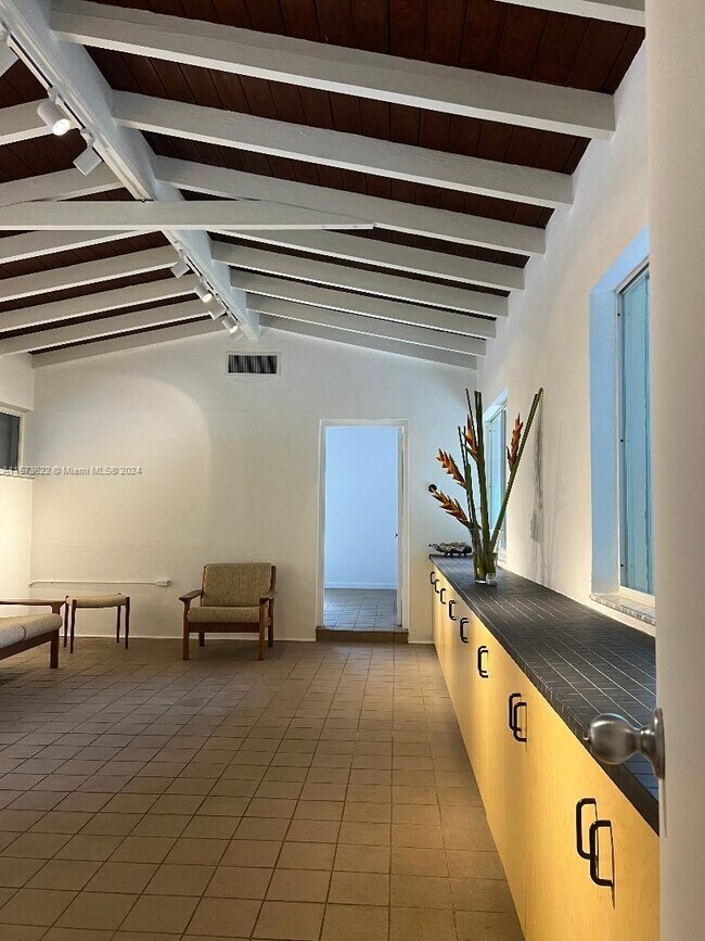 Foto del edificio - 7860 SW 124th St
