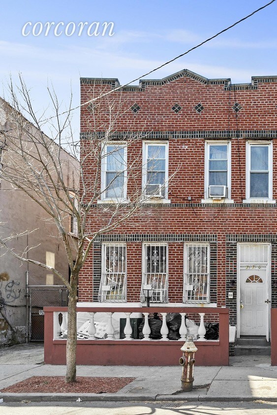 Primary Photo - 770 Hendrix St