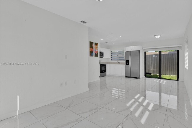 Foto del edificio - 2490 NW 44th St