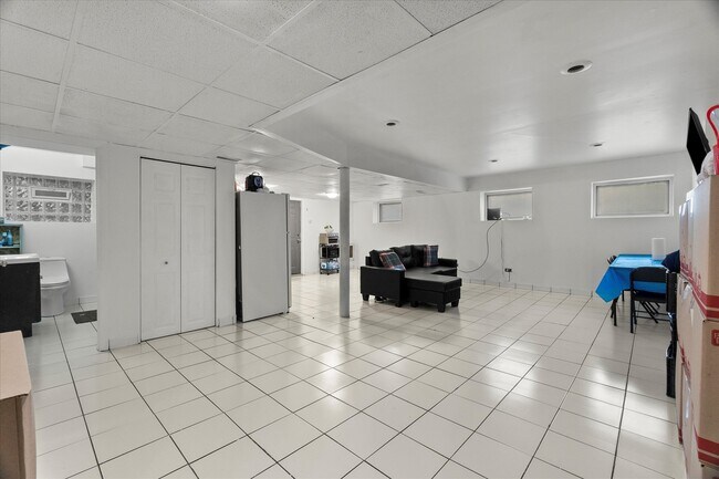 Foto del edificio - 7431 N Hoyne Ave
