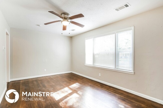 Building Photo - 8906 Richards Dr