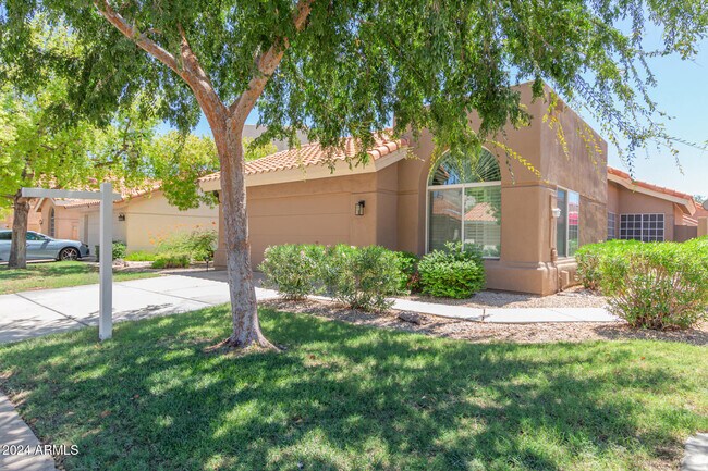 Foto del edificio - 3225 E Briarwood Terrace