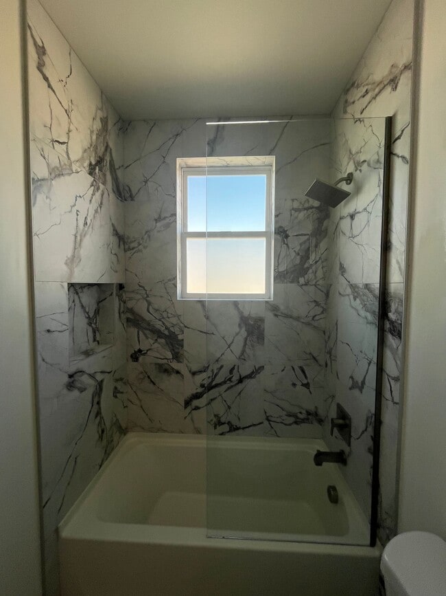 Foto del edificio - 13406 N 22nd St