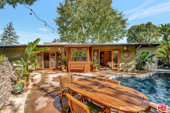 Foto del edificio - 15511 Woodcrest Dr