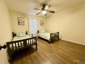 Building Photo - 1008 Circle M Dr