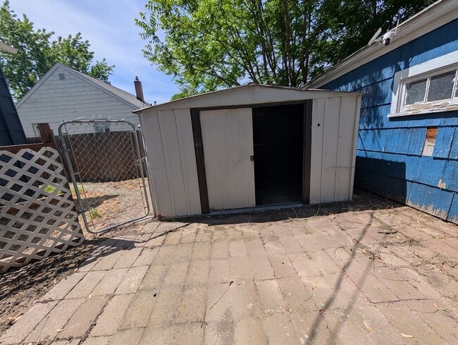 Building Photo - 227 17th Ave