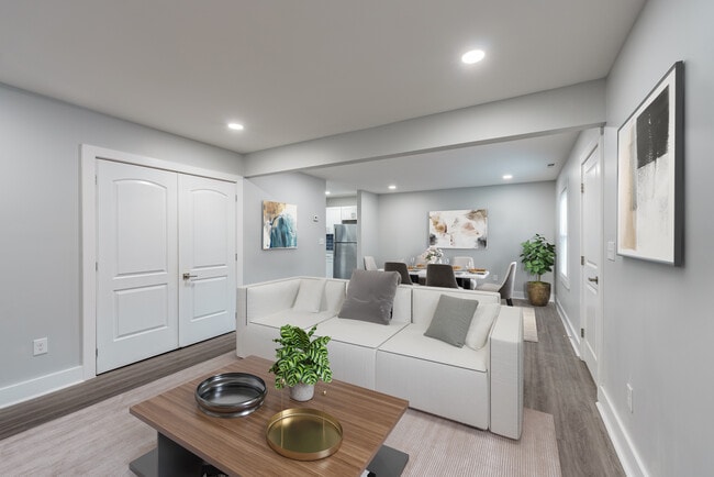 Building Photo - West Gate Townhomes