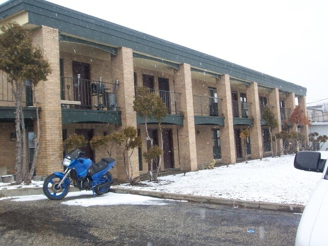 Riverside Apartment Als Mchenry Il Apartments Building Photo Riverside Apartment