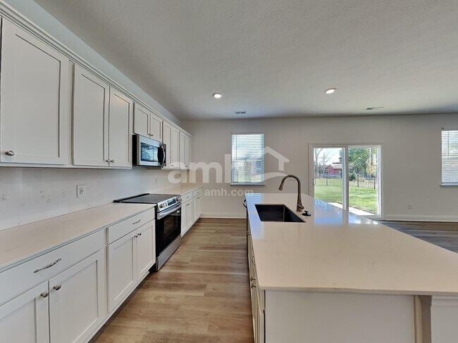 Foto del edificio - 202 Kramer Mills Dr