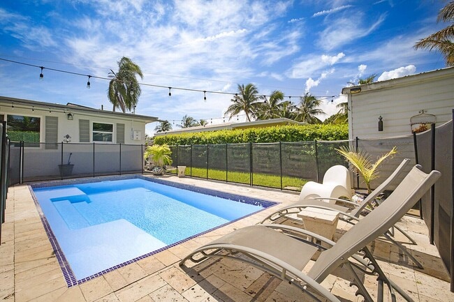 Photo - 441 NE 24th St House