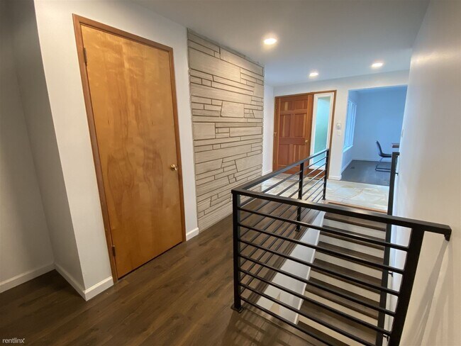 Building Photo - 4 br, 3 bath House - 4601 Lawton Lane West