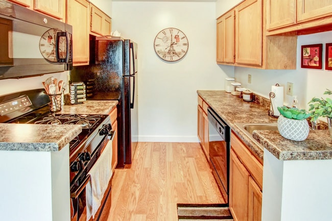 Building Photo - Rolling Ridge