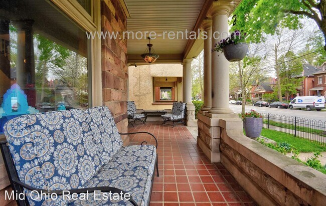 Building Photo - 4 br, 3.5 bath House - 1382 Neil Ave
