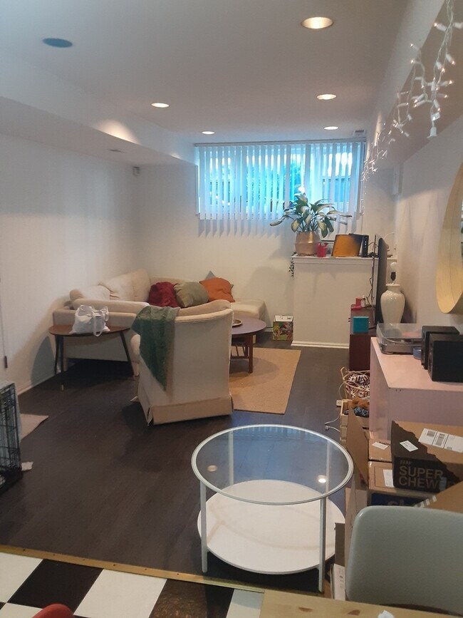 Foto del edificio - 1433 W Walton St