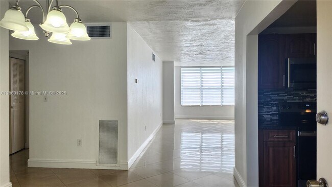 Building Photo - 1475 NE 125th Terrace