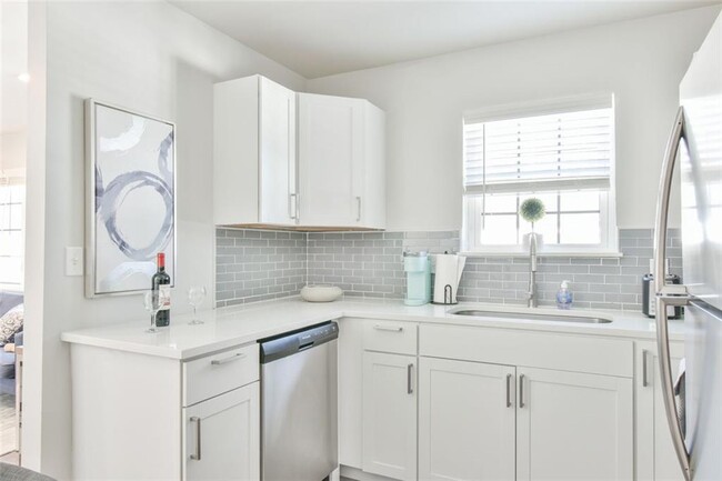 Building Photo - 905 Briarcliff Terrace NE