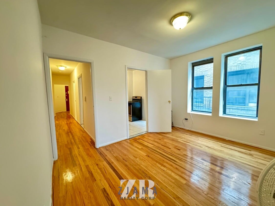 Primary Photo - 392 E 4th St