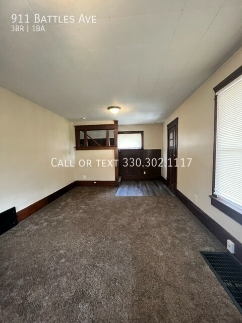 Building Photo - Three bedroom home with large yard in Kenm...