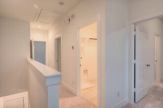Building Photo - 1535 Crystal Stream Dr