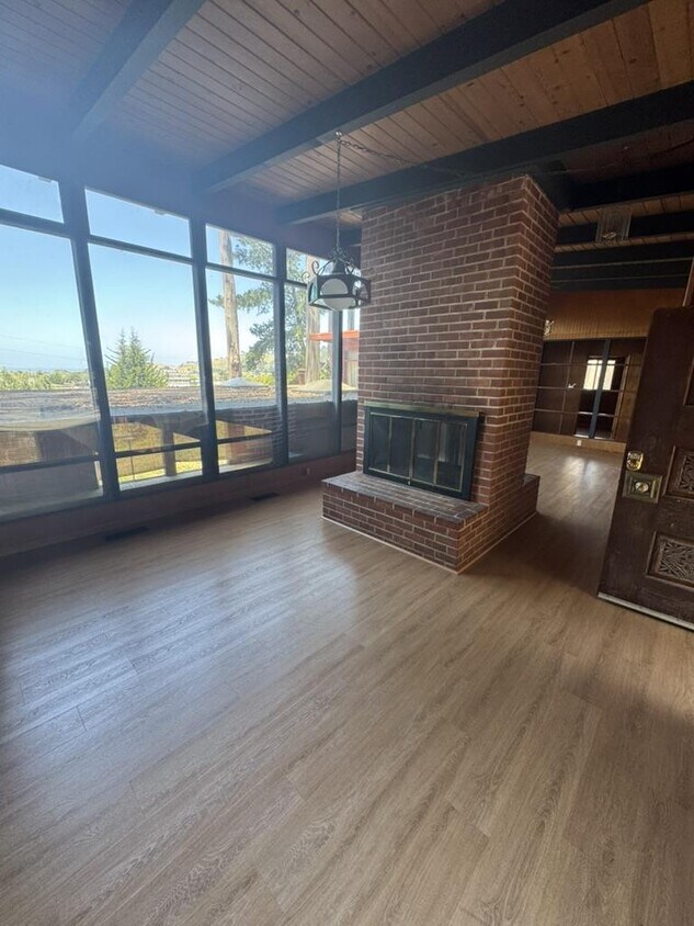 Foto principal - 1625 Higgins Way