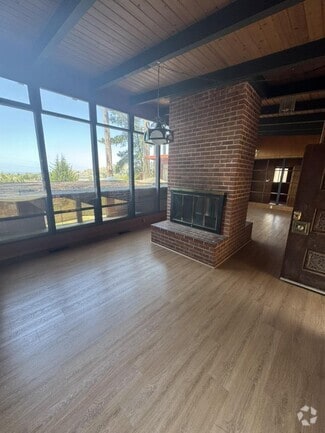 Building Photo - 1625 Higgins Way