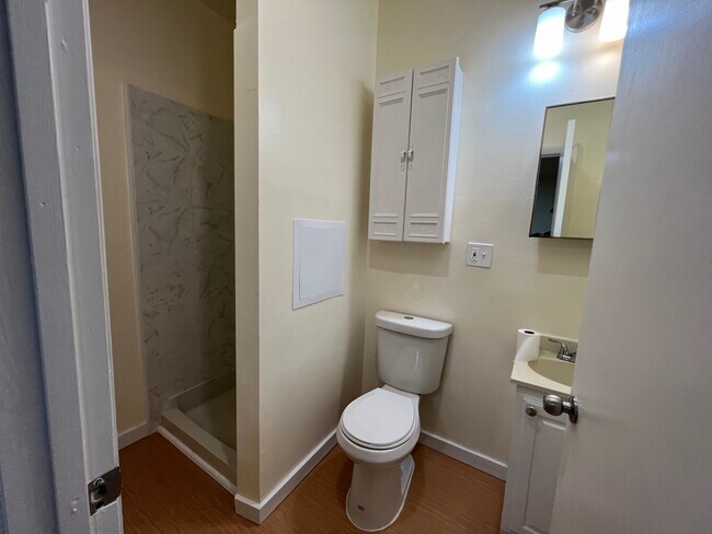 Foto del edificio - 170 Meriden Rd