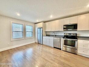 Building Photo - 512 Sixth Ave