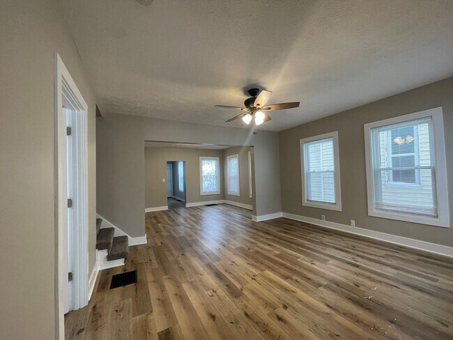 Foto del edificio - Nicely updated- Four Bedroom Home on the NE side of Grand Rapids!