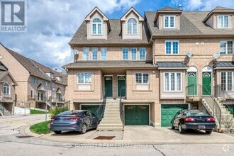 Building Photo - 80-80 Strathaven Dr