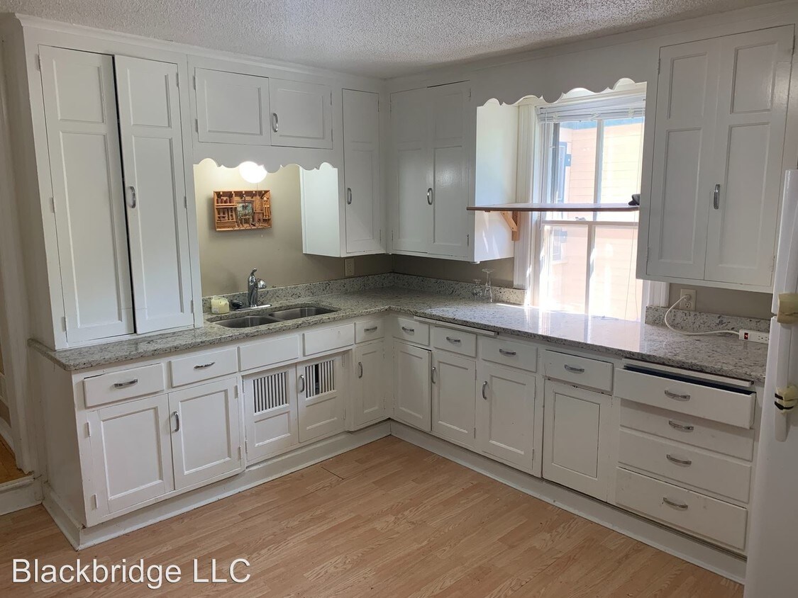 Primary Photo - 732 3rd St E