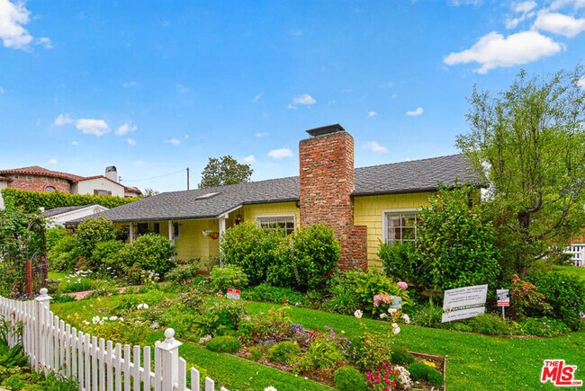 Building Photo - 16036 W Junaluska Way