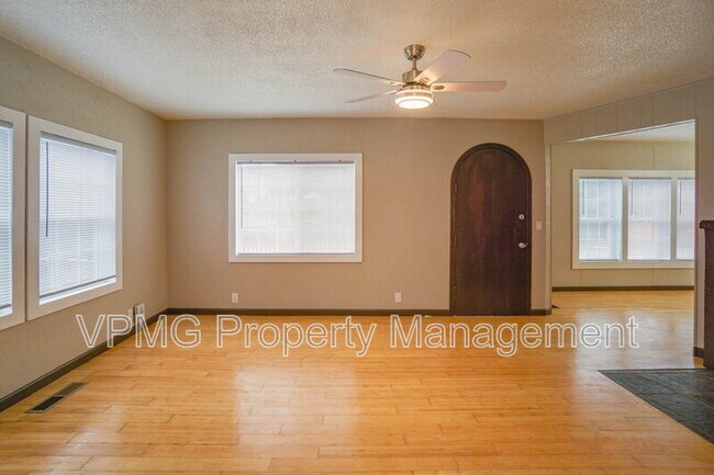 Foto del edificio - 2901 Fruit Valley Rd