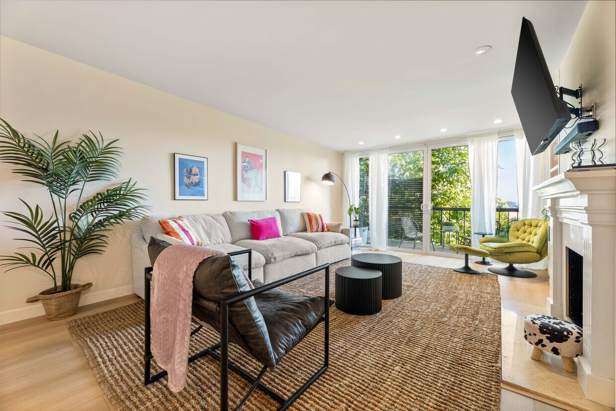 Foto principal - 8535 N West Knoll Dr
