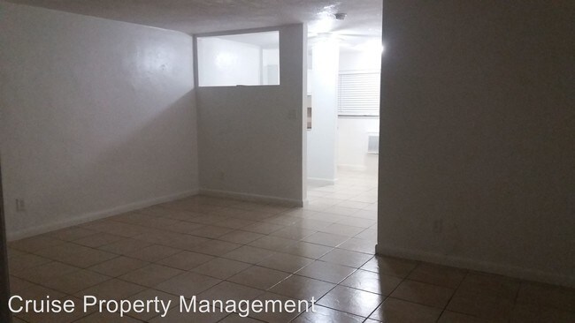 Building Photo - 921 SW 15th Ave