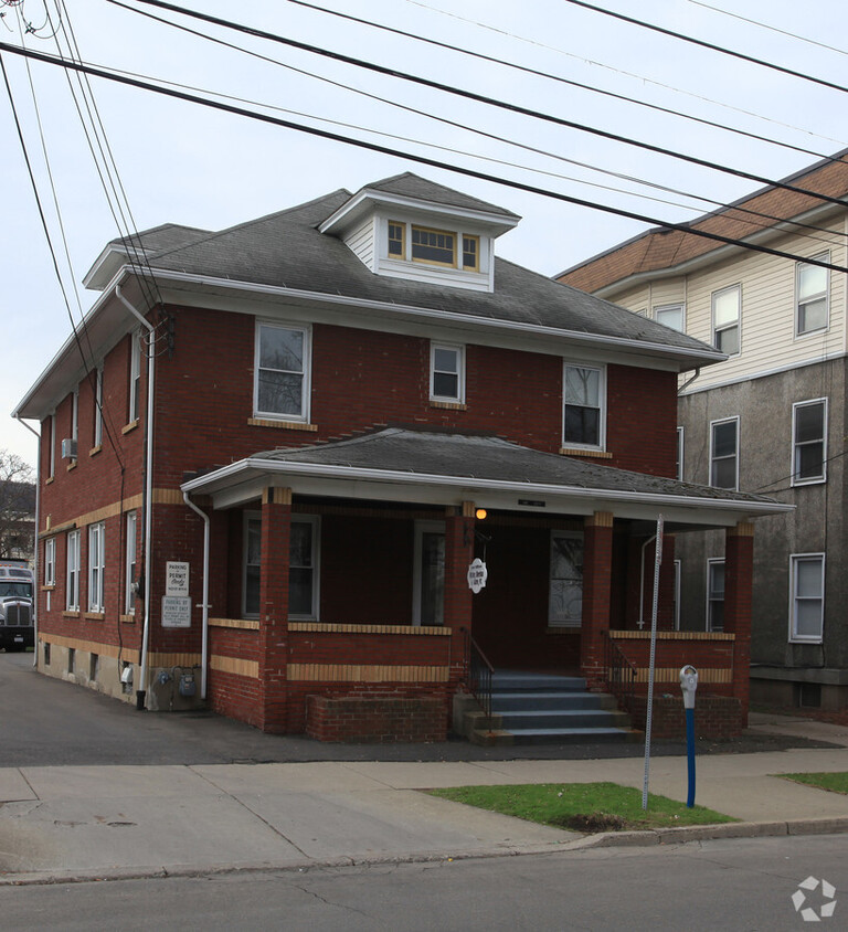 Primary Photo - 160 Hawley St