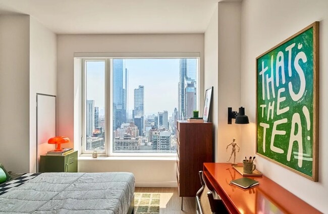 Building Photo - 457 W 40th St