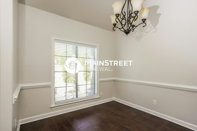 Building Photo - 10105 Cypress Lake Dr