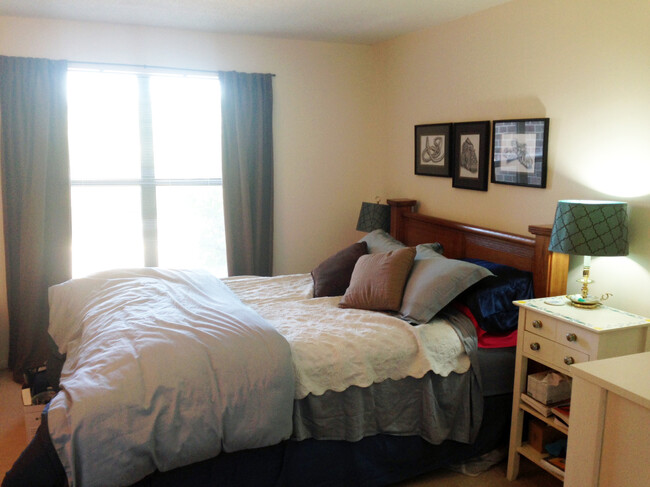 Bedroom - 2100 Langston Blvd
