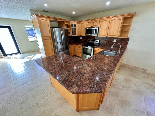Foto del edificio - 8943 SW 25th St