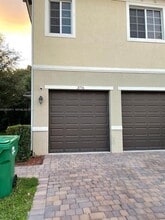Building Photo - 2714 SW 81st Terrace
