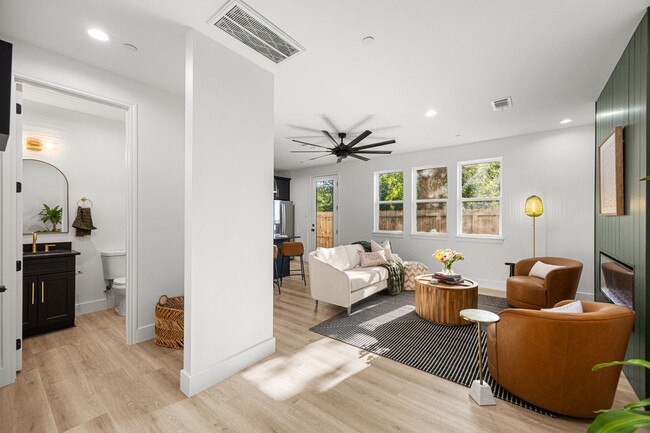 Foto del edificio - 4611 Dewberry St