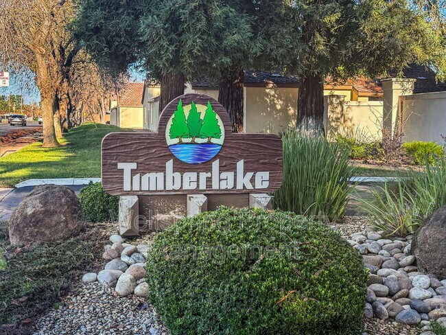 Foto del edificio - 3700 Tully Rd