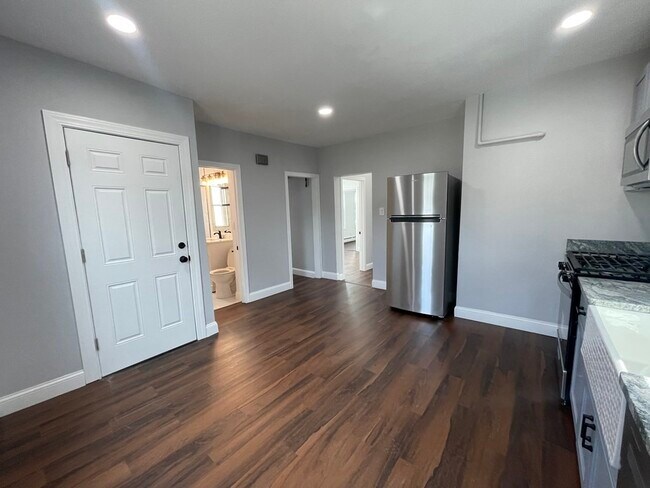 Foto del edificio - 86 Homes Ave