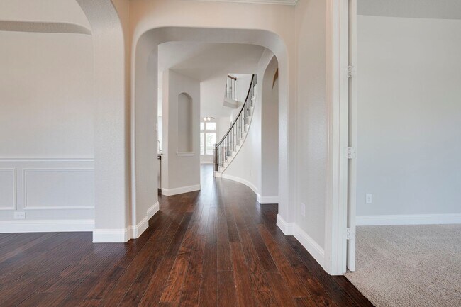 Foto del edificio - Welcome to this beautiful 4-bedroom, 3.5-b...