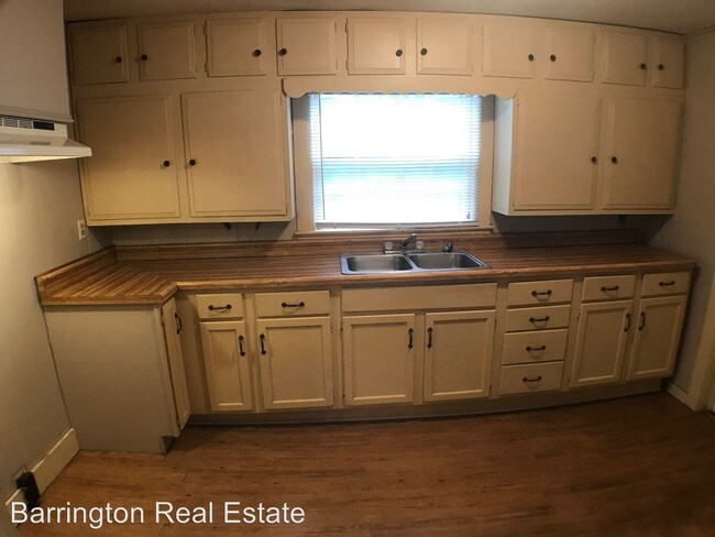 Building Photo - 3 br, 1.5 bath House - 1601 Cherry Avenue