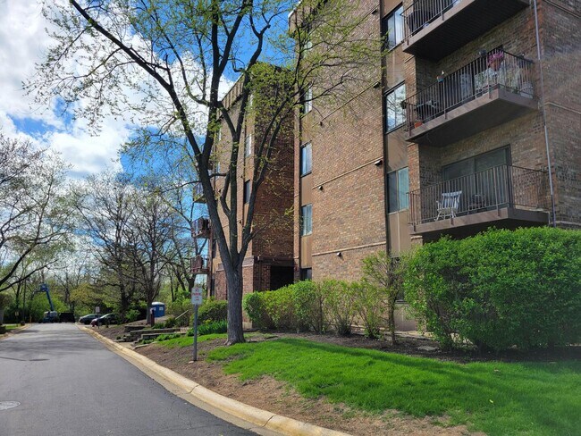Foto del edificio - 420 Walnut Creek Rd