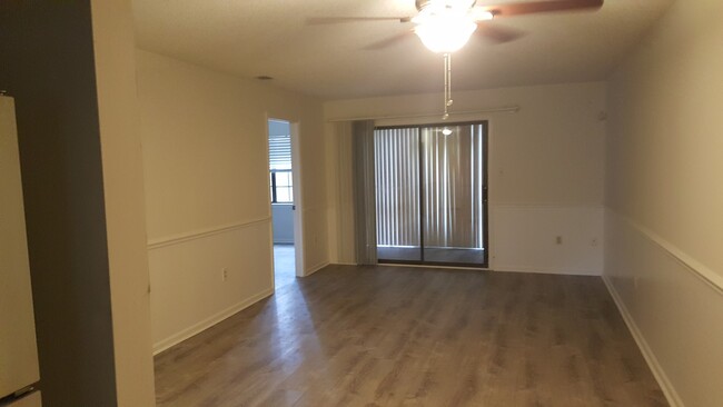 Building Photo - 21 Colony Park Dr